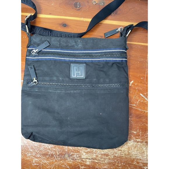Rare Tommy Hilfiger Logo Crossbody Purse Shoulder Bag Black Nylon 11x10‎ - Picture 1 of 16